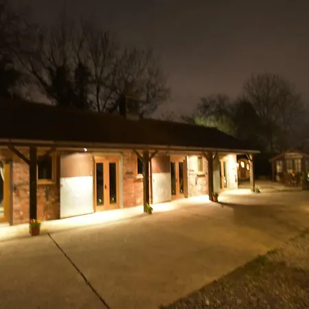 Oak Tree Stables Ferienhaus *